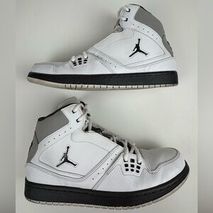 Jordan 1 Flight Men's White/Night Stadium-MTT Silver Sneakers. 2012. Size- 10.5